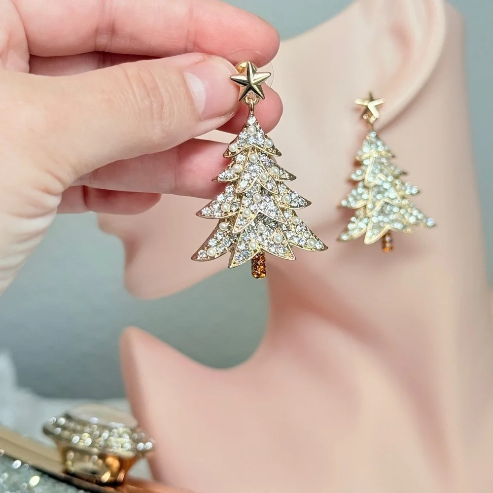 ⚜️ Elegant Christmas Tree Earrings with Cubic Zirconia 💎